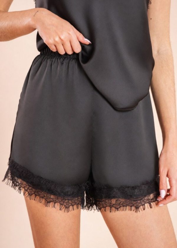 Shorts Acetinado Com Renda Na Barra Preto Sophie Pkd