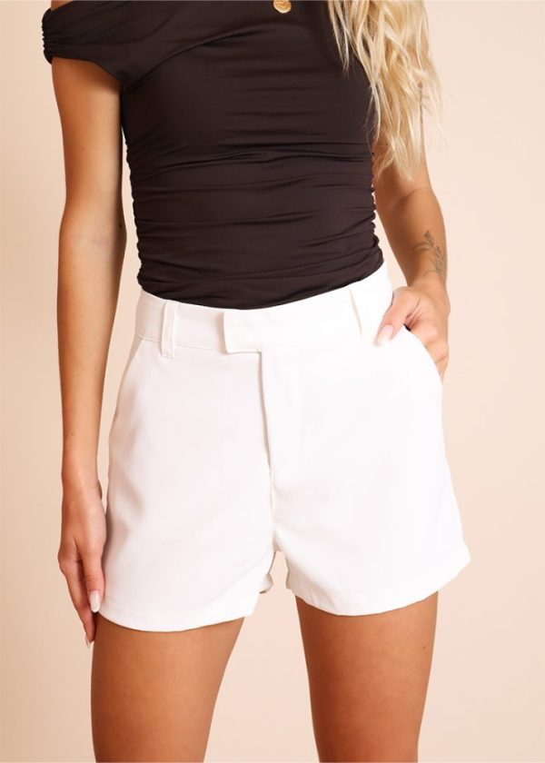 PRÉ-VENDA / Shorts Alfaiataria Cintura Média Off White Eloise Pkd